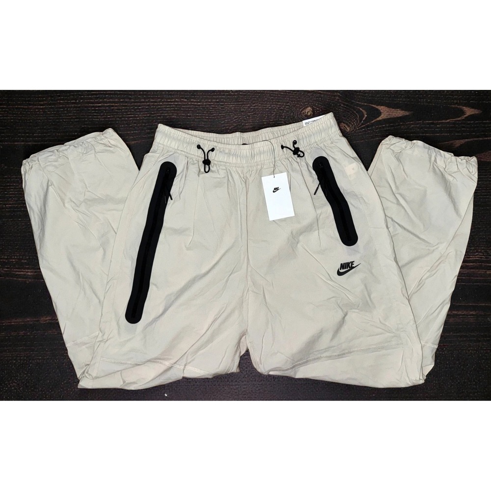 Nike Tech Woven Pants Mens M Oversized Light Orewood Black HM7158-104 NWT - Picture 2 of 7
